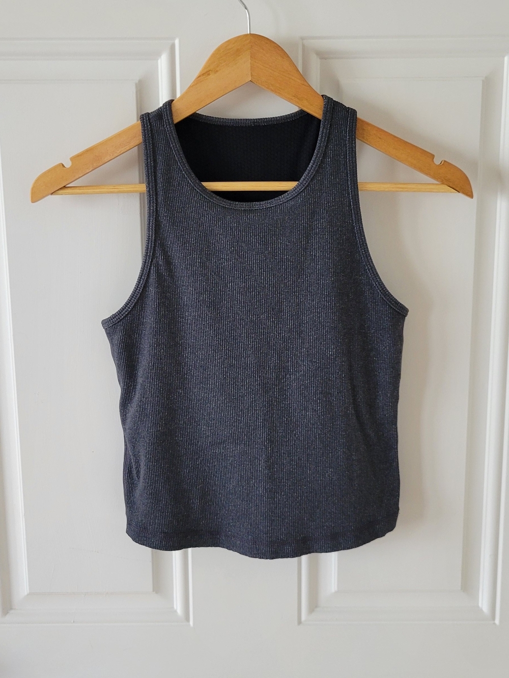 Vuori Ribbed Scoop Tank Top - Charcoal